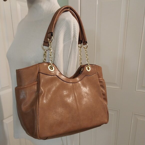 Mondani Handbags - 3356 Large Mondani New York Tote Bag In Tan Leather.